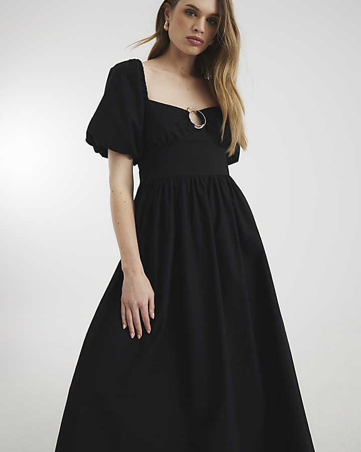 Black Short Sleeve Ring Detail Midi Dress
