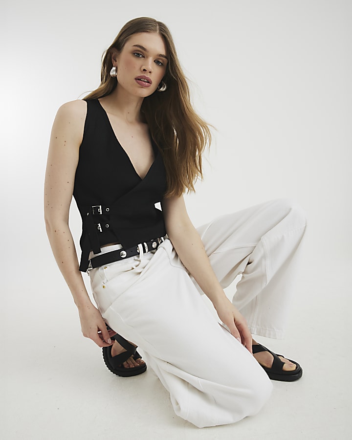 Black Knitted Wrap Buckle Vest